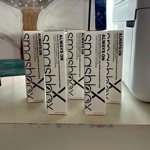 SMASH BOX FOUNDATION - Picture 1 of 5